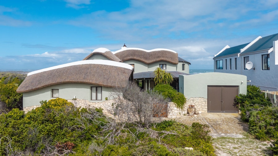 6 Bedroom Property for Sale in Suiderstrand Western Cape